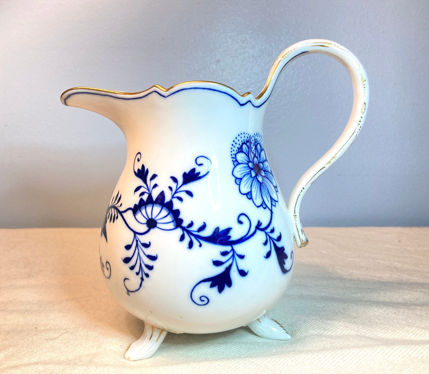 Antique Meissen Blue Onion footed pitcher/milk jug/creamer, gilt decoration, cross swords mark, circa 1860, 1st choice, excellent