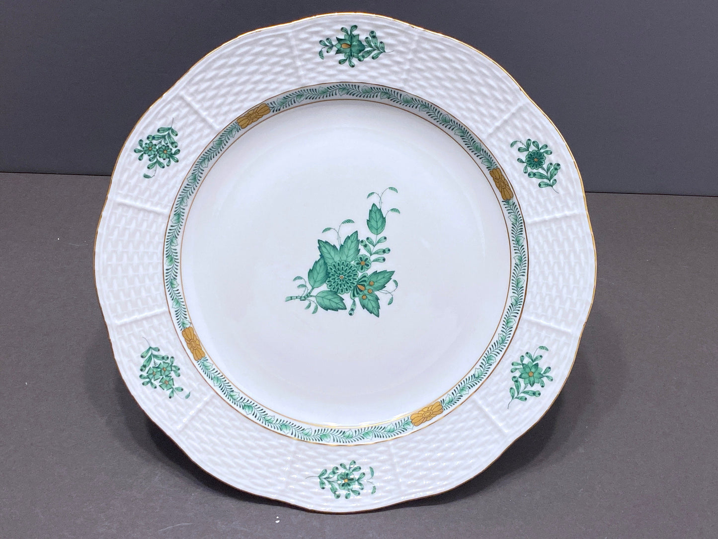 A pair of Herend Chinese Bouquet Apponyi Green dinner plate 10'', 524/AV, mint