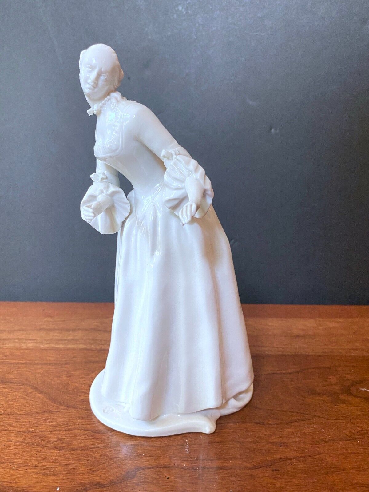 Nymphenburg Germany Franz Antonio Bustelli figurine Commedia dell'Arte -Isabella