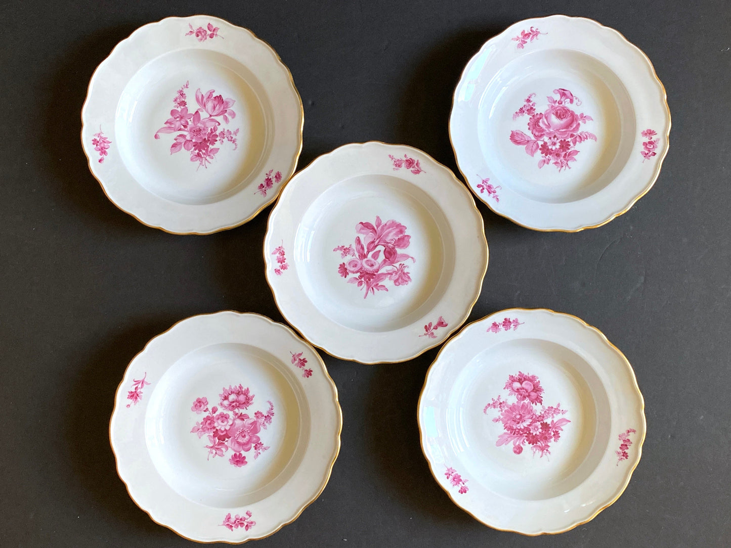 Gorgeous MEISSEN "flower boutique " Purple rimmed soup bowls, gold rim, set of 5, 1st choice, excellent