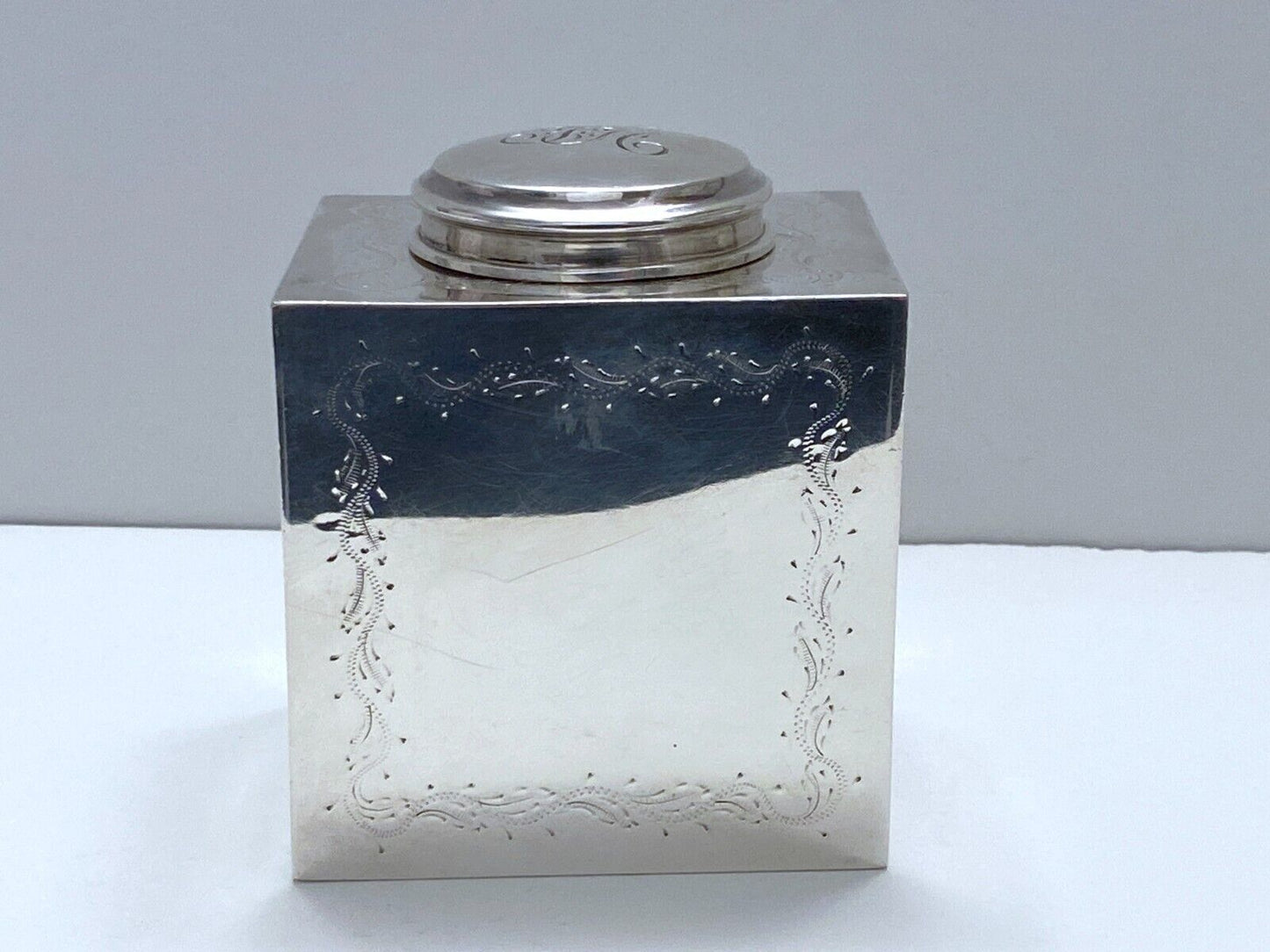 TIFFANY & CO Portugal Sterling Silver Cube shaped Tea Caddy,388g, very rare!