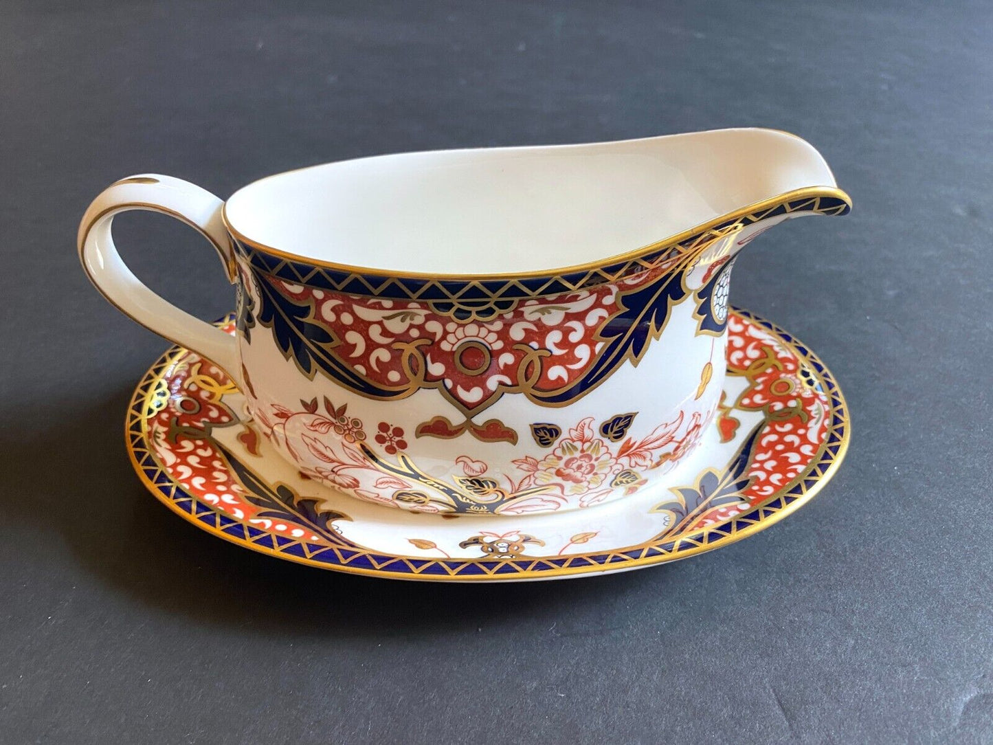 Royal Crown Derby "Kings" pattern (#383) Gravy boat/sauce bowl with underplate