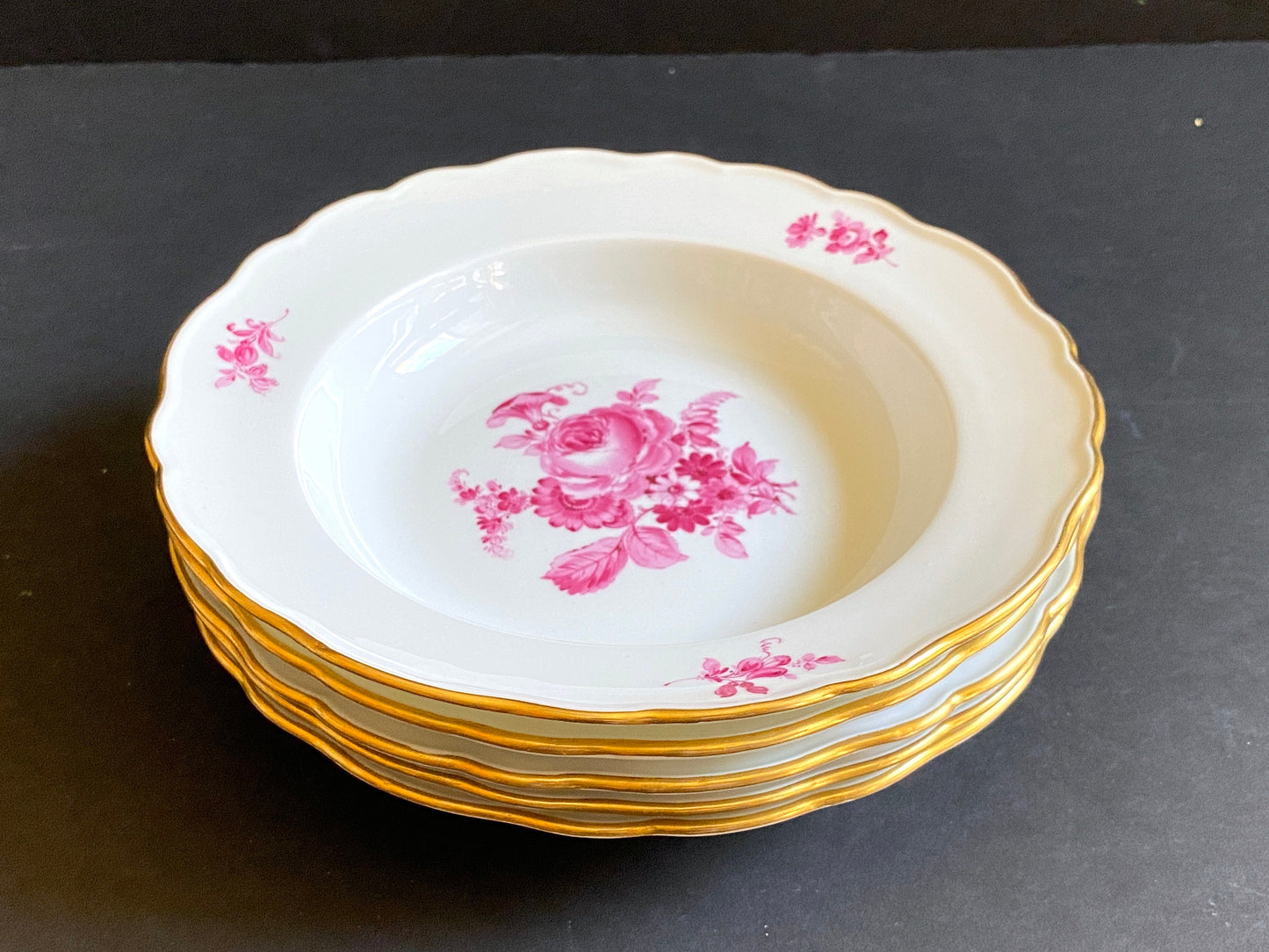 Gorgeous MEISSEN "flower boutique " Purple rimmed soup bowls, gold rim, set of 5, 1st choice, excellent