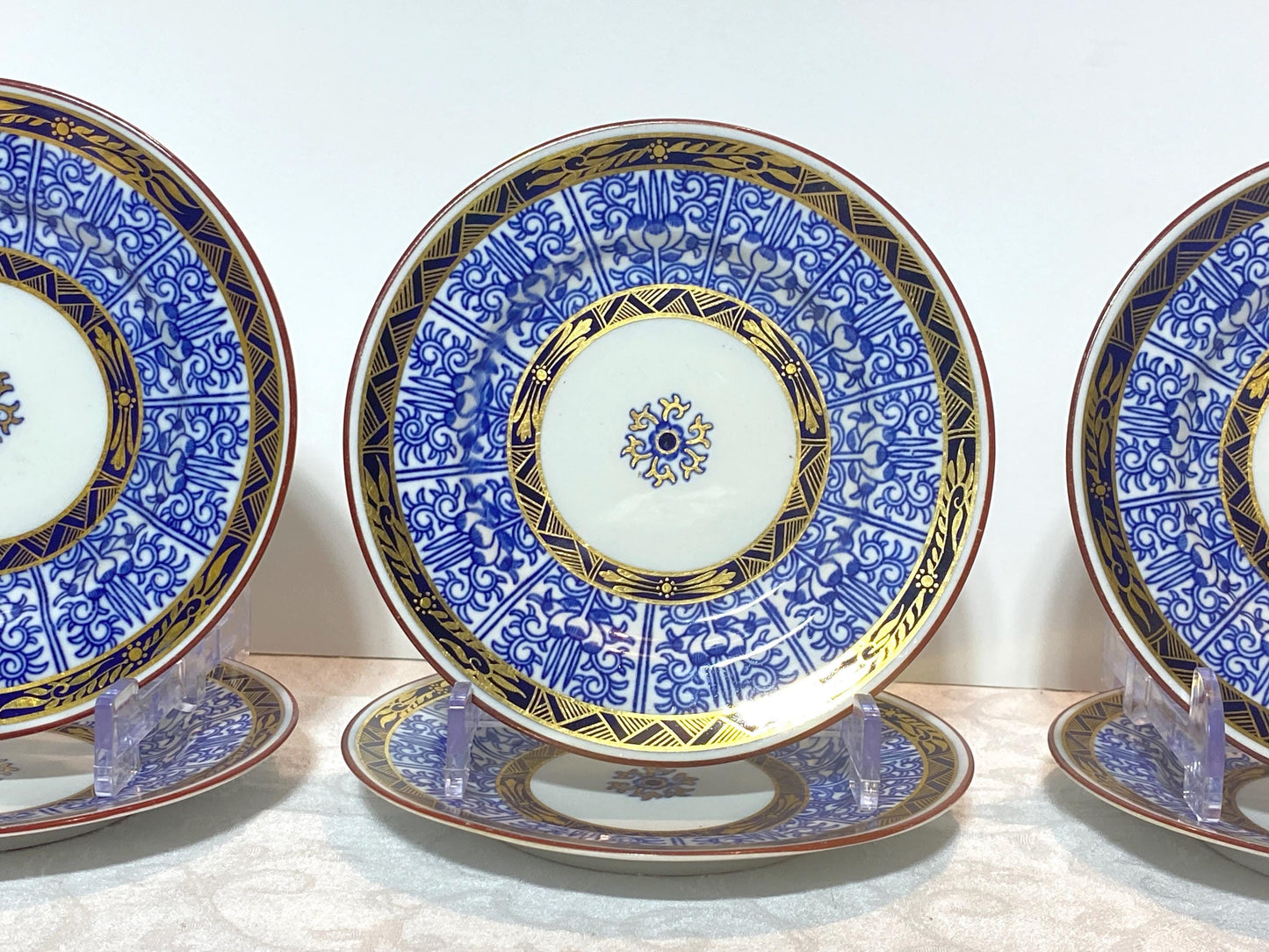 Antique Royal Worcester English Porcelain Blue and White "Royal Lily " bread and butter plates, set of 6, rare scalloped edges,Circa 1906