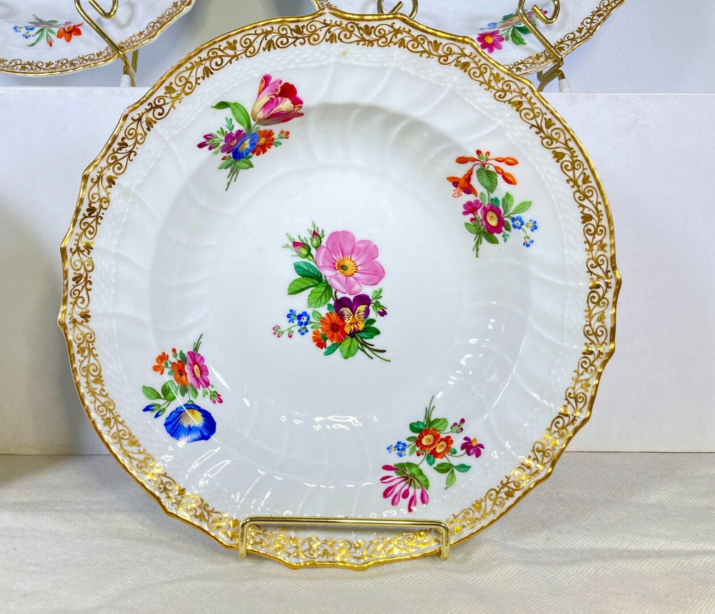 1830s 4 x KPM Berlin Rococo style bowls, flower painting and gilding rim, rare