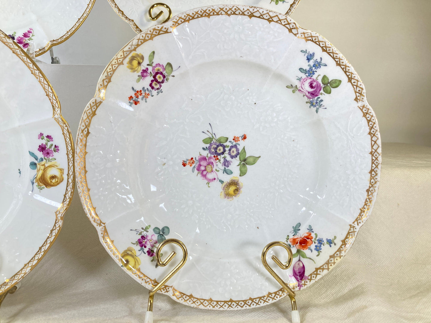 Set of 4 Meissen (1774-1815) floral painting and gold rimmed bowls/deep plates, hand-painted, relief floral pattern, 1st quality,collectible