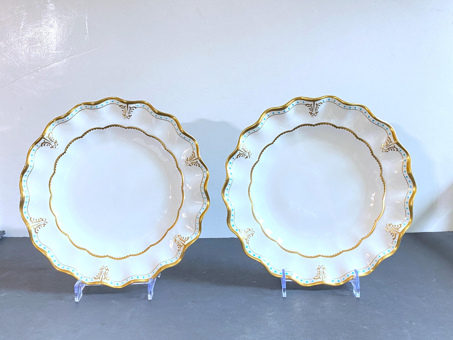 Set of 4 Royal Crown Derby "Lombardy"(A1127) bone china dinner plates, 10'', exquisite, great condition