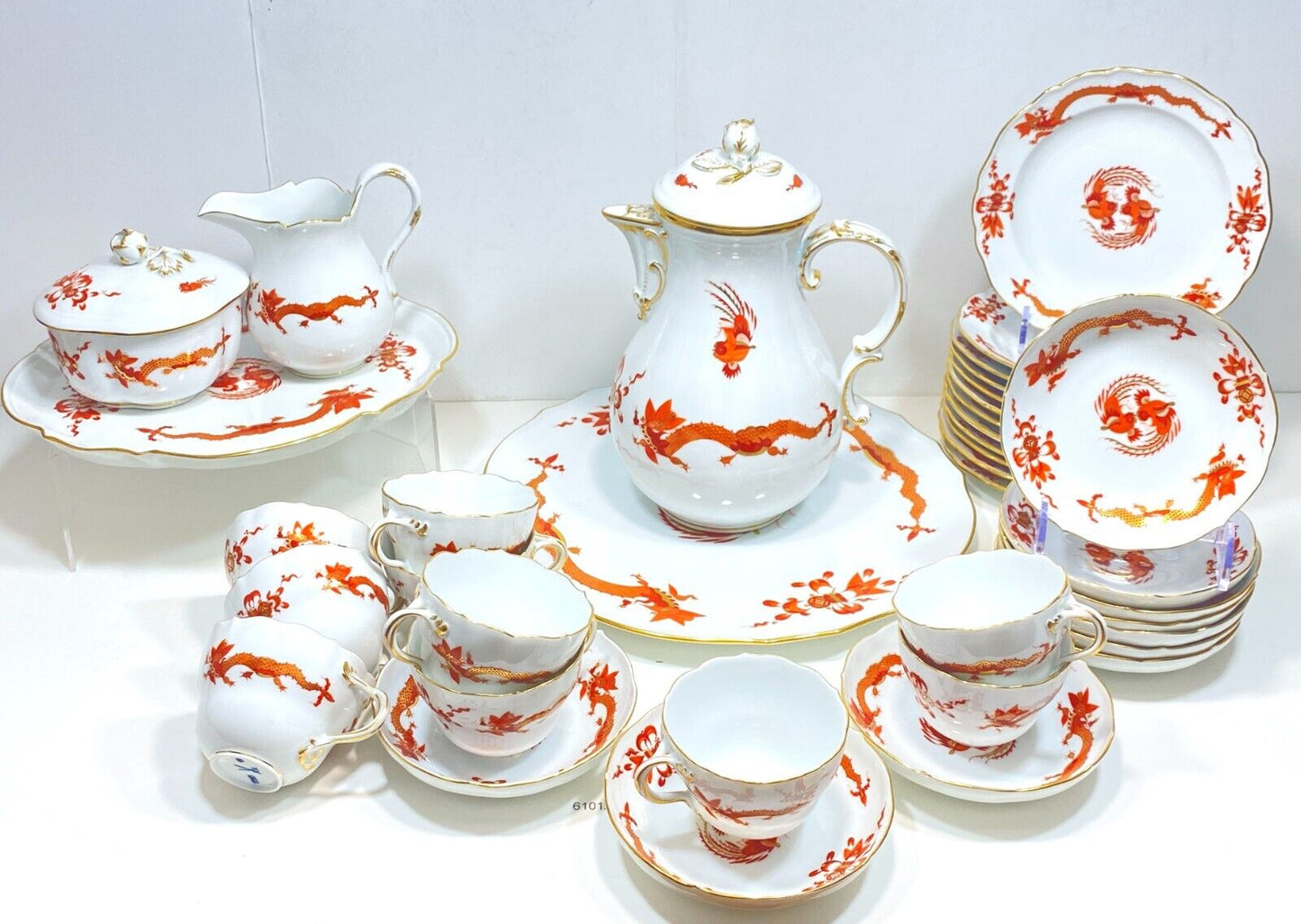 Meissen Reicher Dragon orange/red gilt Coffee Service, plates for 10, 1st, mint