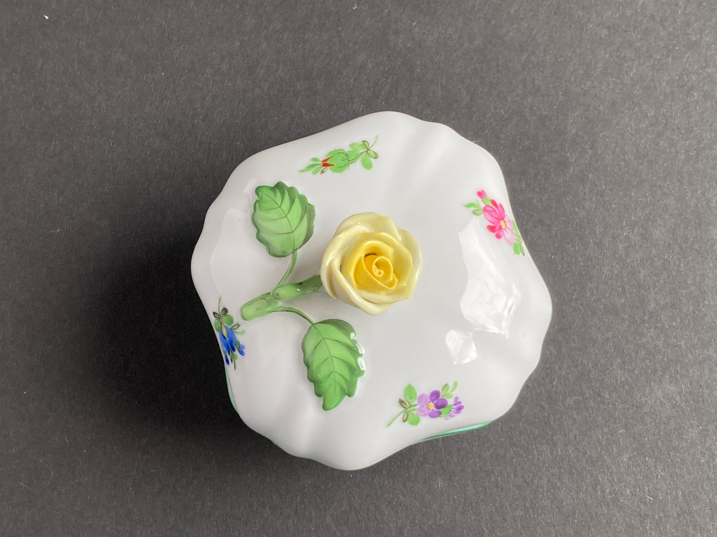 Herend lidded Trinket Box/dish with yellow rose, pattern 6179 LY, Handpainted in Hungary,