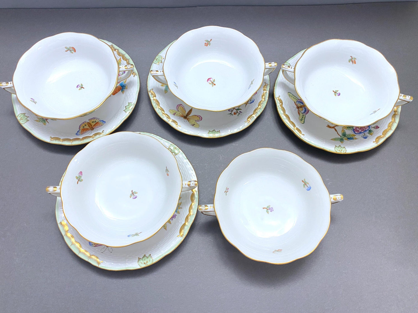 5 sets Herend Hungary "Queen Victoria" bouillon soup bowl & Saucer, #743 VBO, 9 pcs, Pristine condition