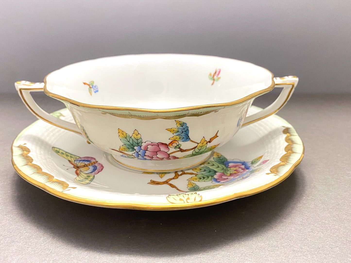 5 sets Herend Hungary "Queen Victoria" bouillon soup bowl & Saucer, #743 VBO, 9 pcs, Pristine condition