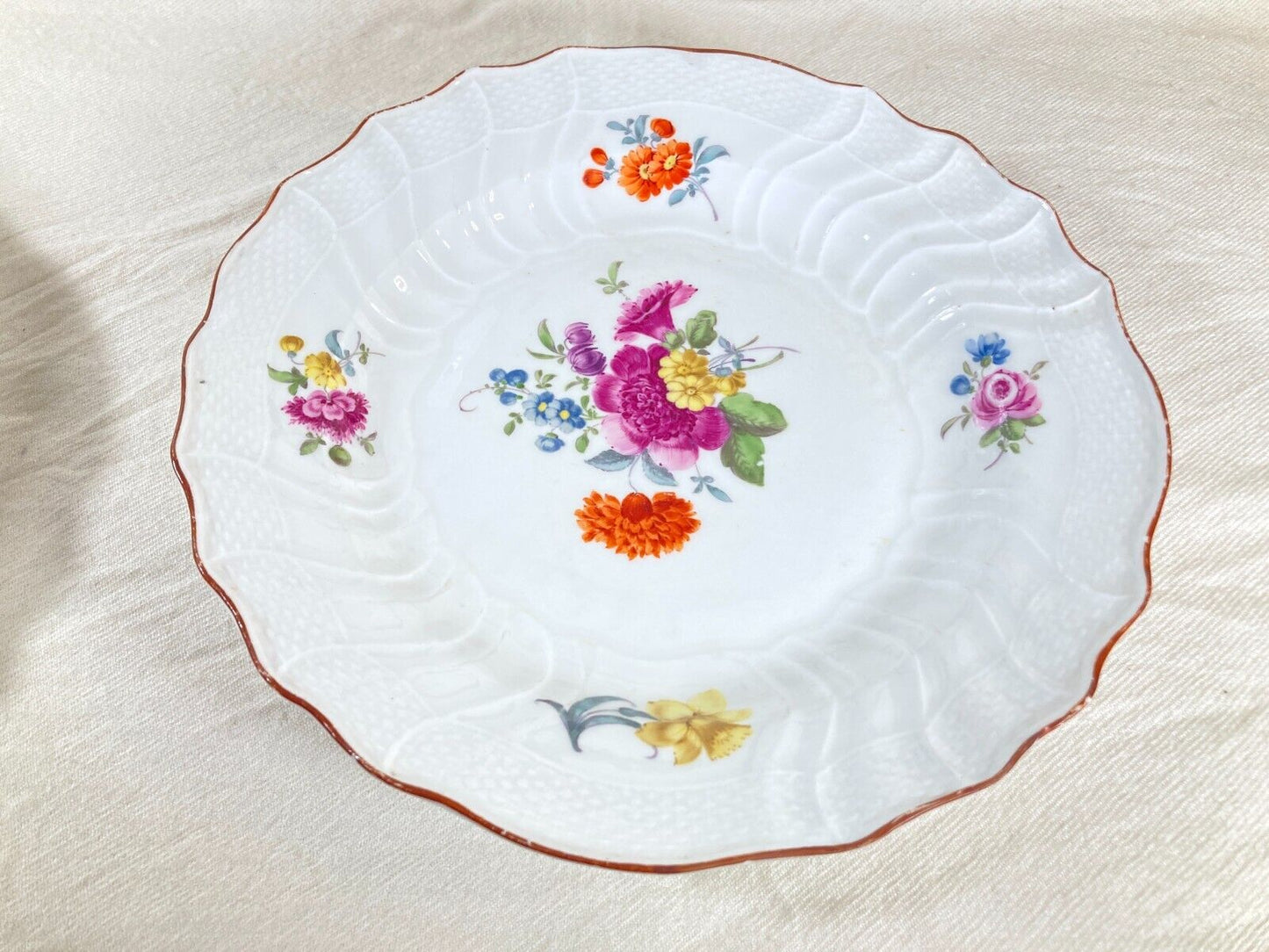 Set of 7 x antique Meissen (1725-1774 ) rimmed plates, flowers paintings, 1st