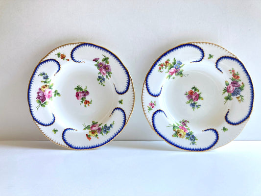 A pair of Minton after Sevres "Feuille-de-Choux" rimmed bowls, 8.5'', handpainted and gilt rim, bone china, ca. 1870s, exquisite