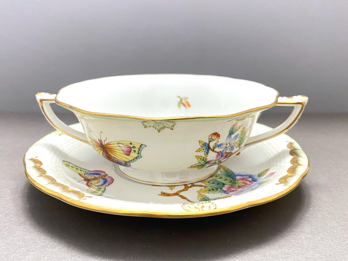 5 sets Herend Hungary "Queen Victoria" bouillon soup bowl & Saucer, #743 VBO, 9 pcs, Pristine condition