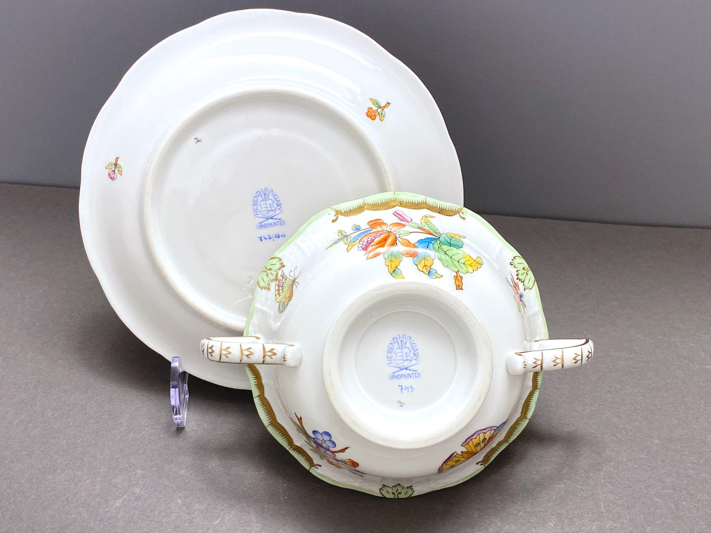 5 sets Herend Hungary "Queen Victoria" bouillon soup bowl & Saucer, #743 VBO, 9 pcs, Pristine condition