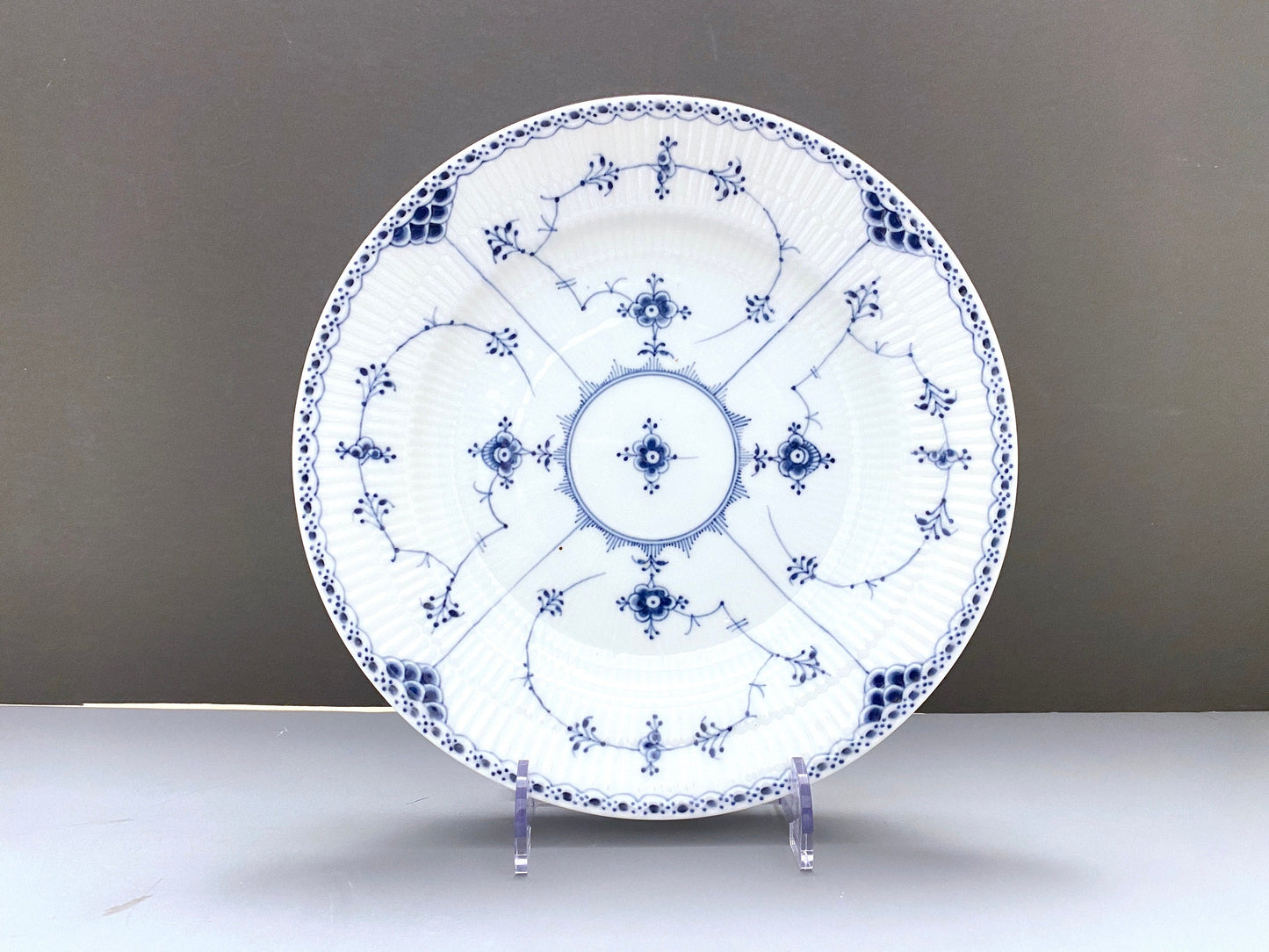 Set of 3 ROYAL COPENHAGEN Blue Fluted "Half Lace" dinner plates, 10 inches, ca. 1900s, No.571, graceful