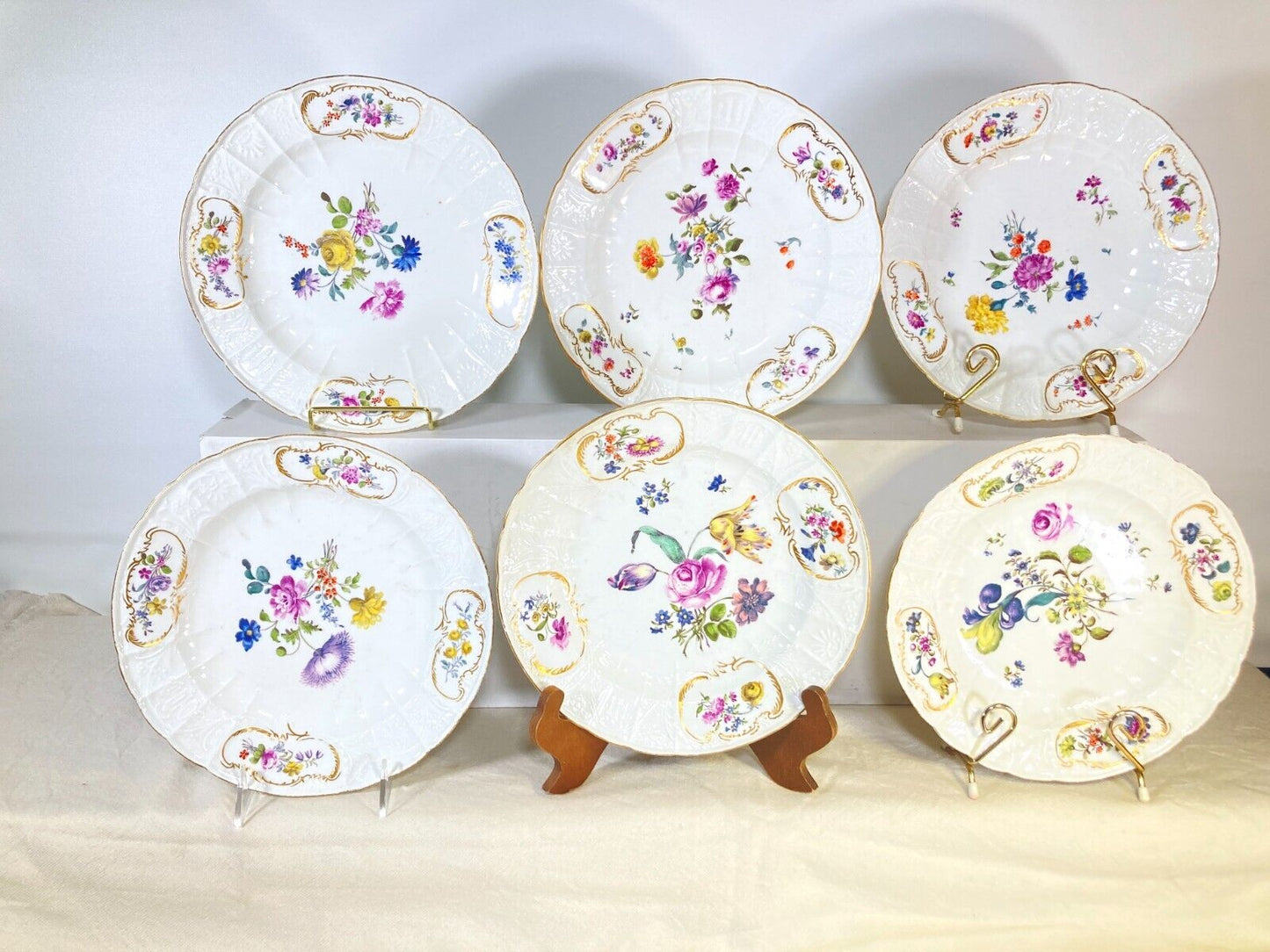 Set 10 x Meissen (1815-1860) 9.5'' plates, floral motif, gold accents, RARE