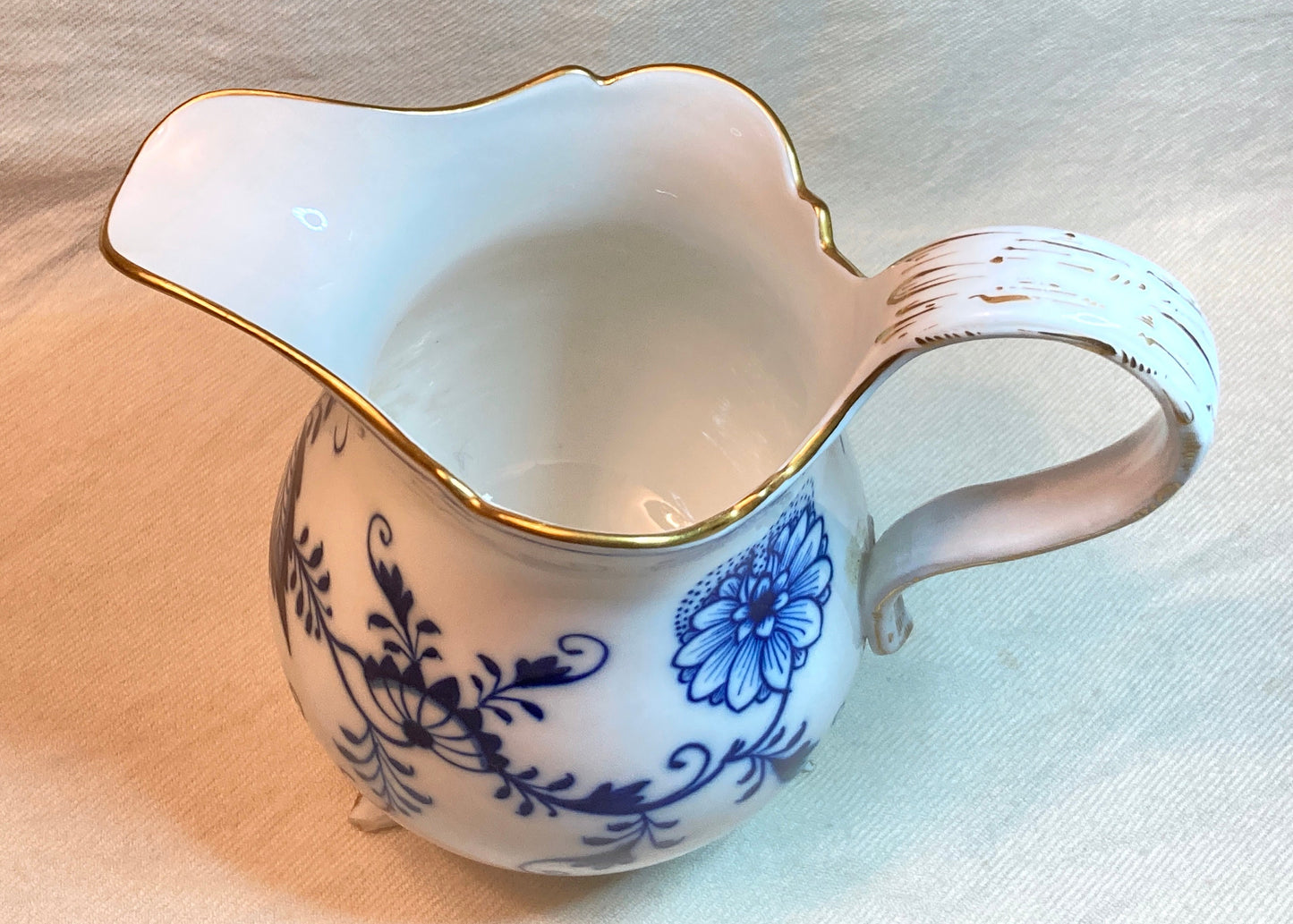 Antique Meissen Blue Onion footed pitcher/milk jug/creamer, gilt decoration, cross swords mark, circa 1860, 1st choice, excellent