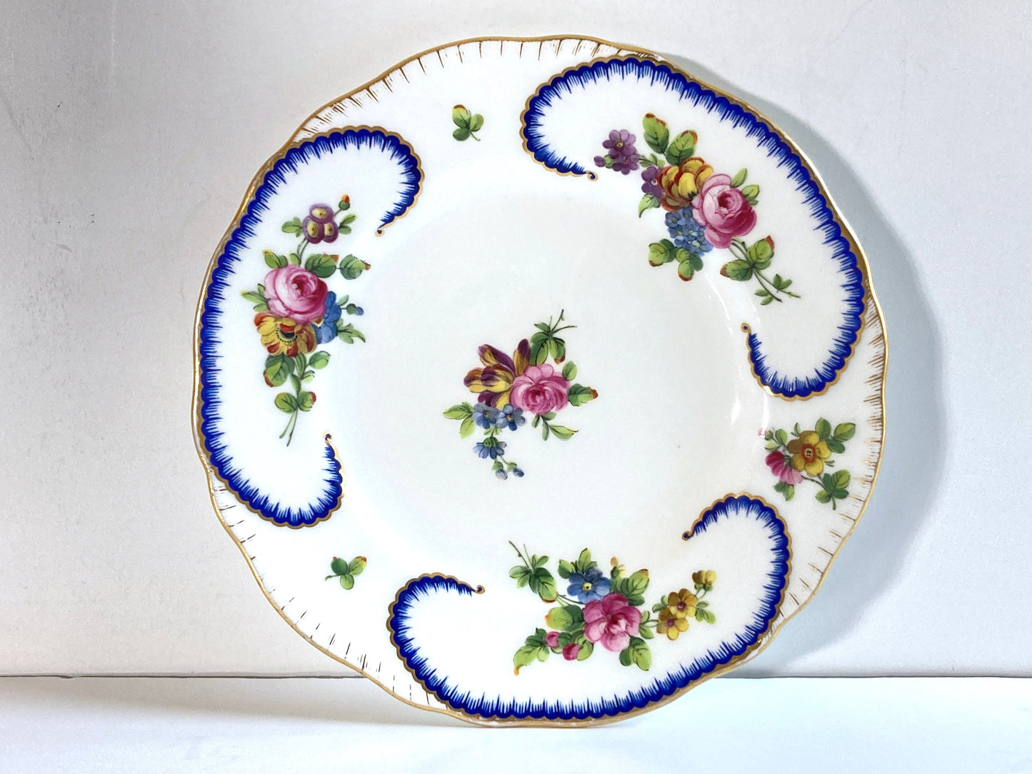 Set of 6 Minton after Sevres "Feuille-de-Choux" plates, 8'', handpainted and gilt rim, bone china, ca. 1870s, exquisite