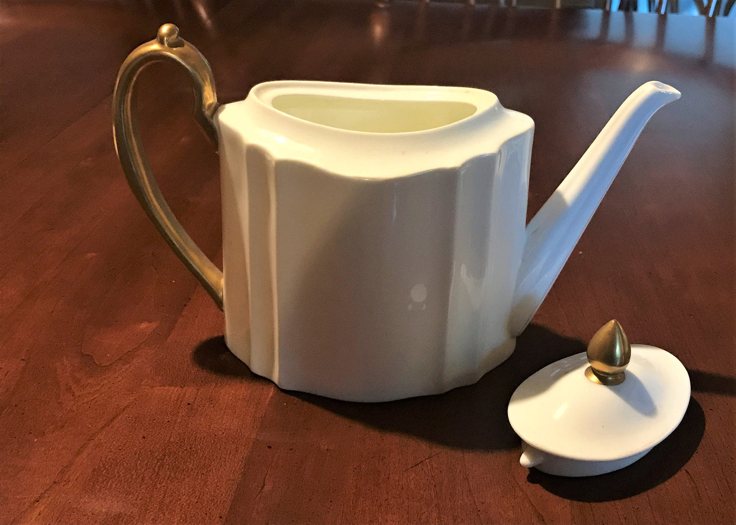 Rare! Exquisite Wedgwood octagonal scalloped bone china Teaset, solid white and gold gilt