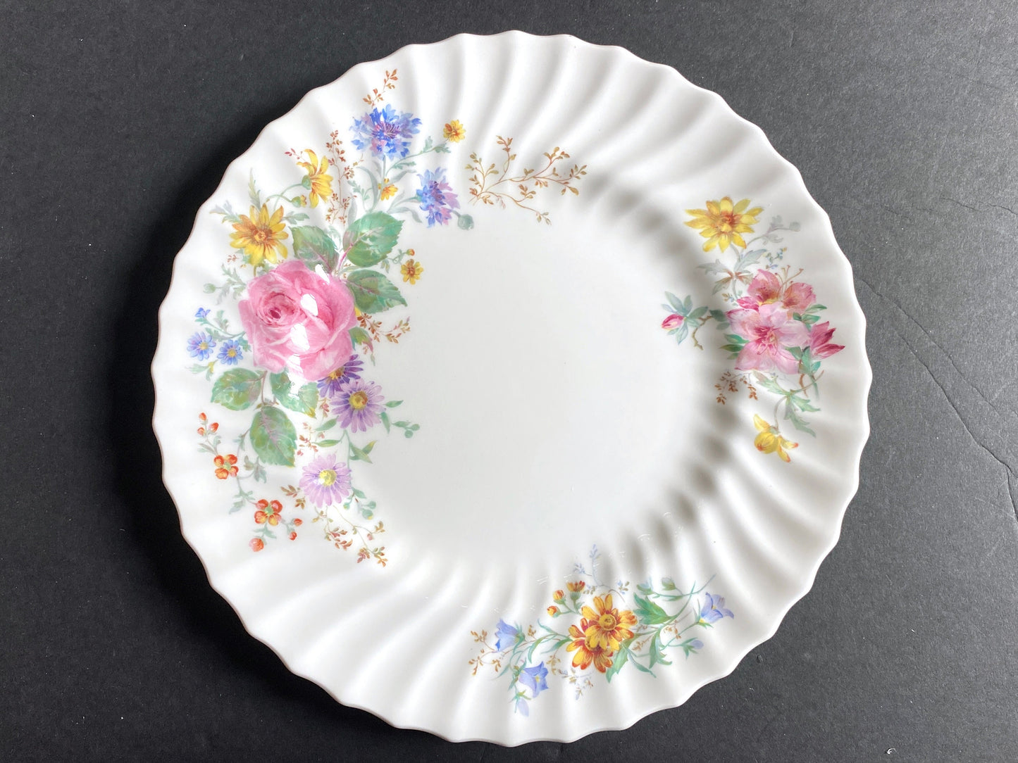 Royal Doulton "Arcadia" pattern No H4802 dinner plates, green mark, ca. 1930s, fine bone china, beautiful