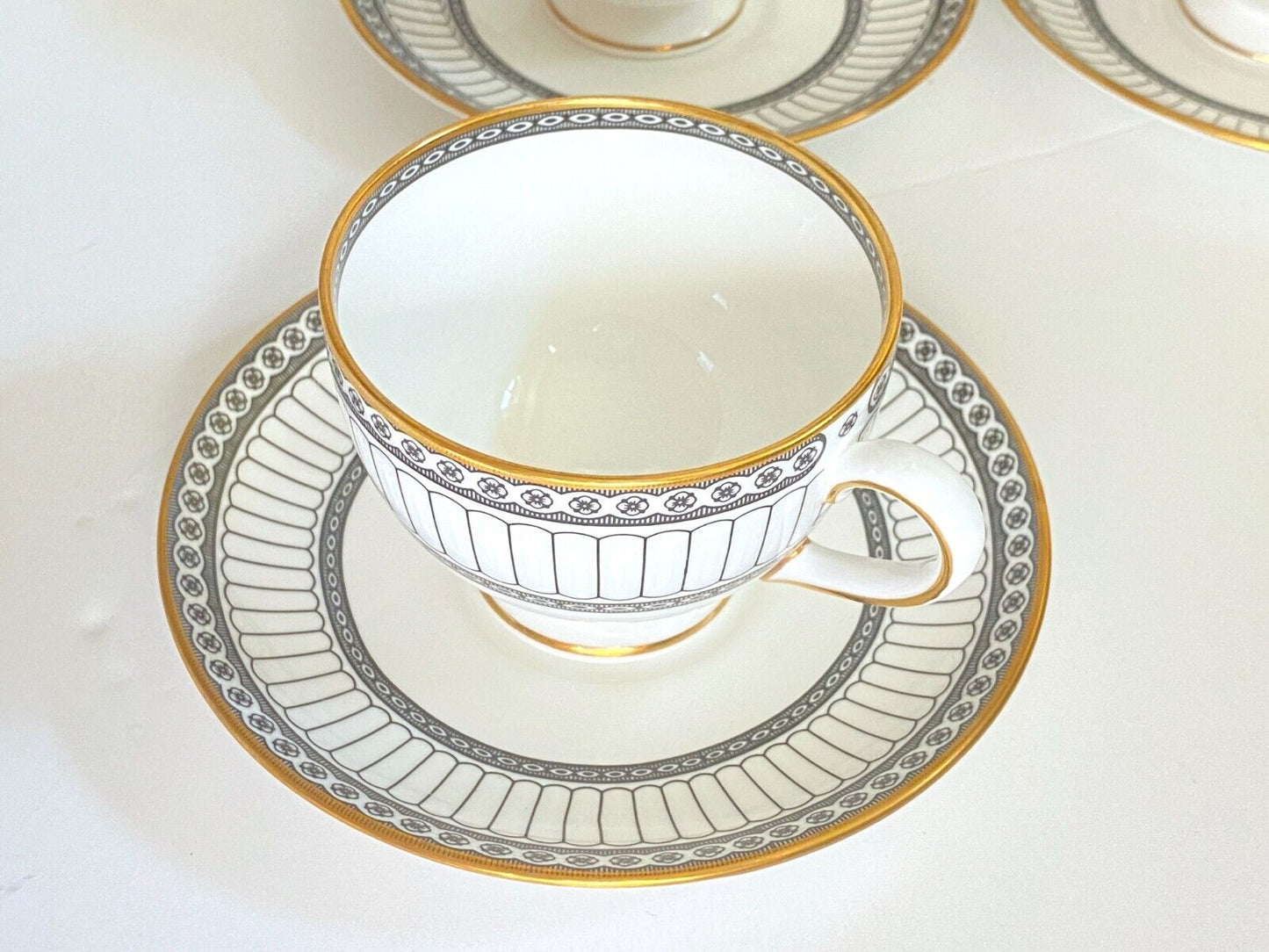 Wedgwood Black Colonnade bone china dinner service for 12, 65-pcs, excellent